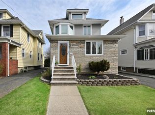 34 Hazelton St, Ridgefield Park, NJ 07660