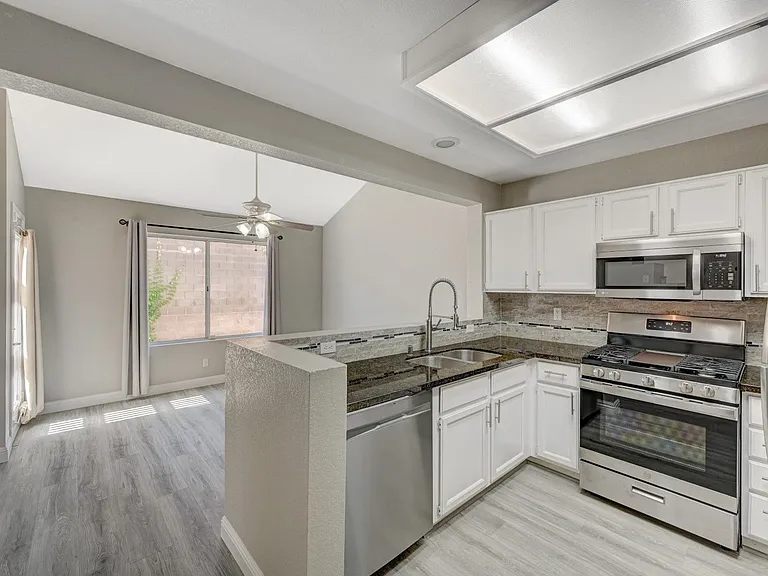 9421 Valley Hills Ave — Photo 14