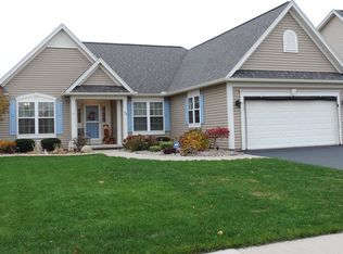 71 Avery Park Ln, Rochester, NY 14612