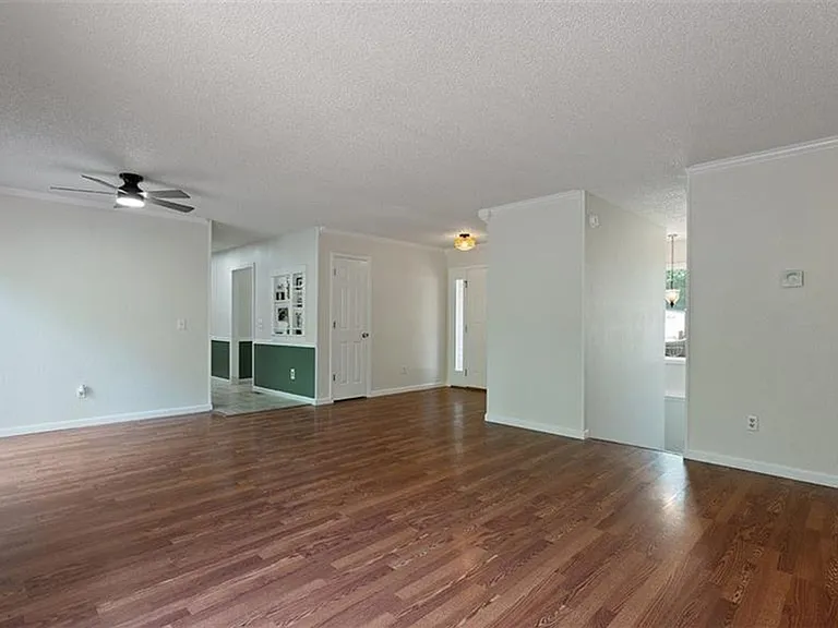 44 Sandwick Dr — Photo 4