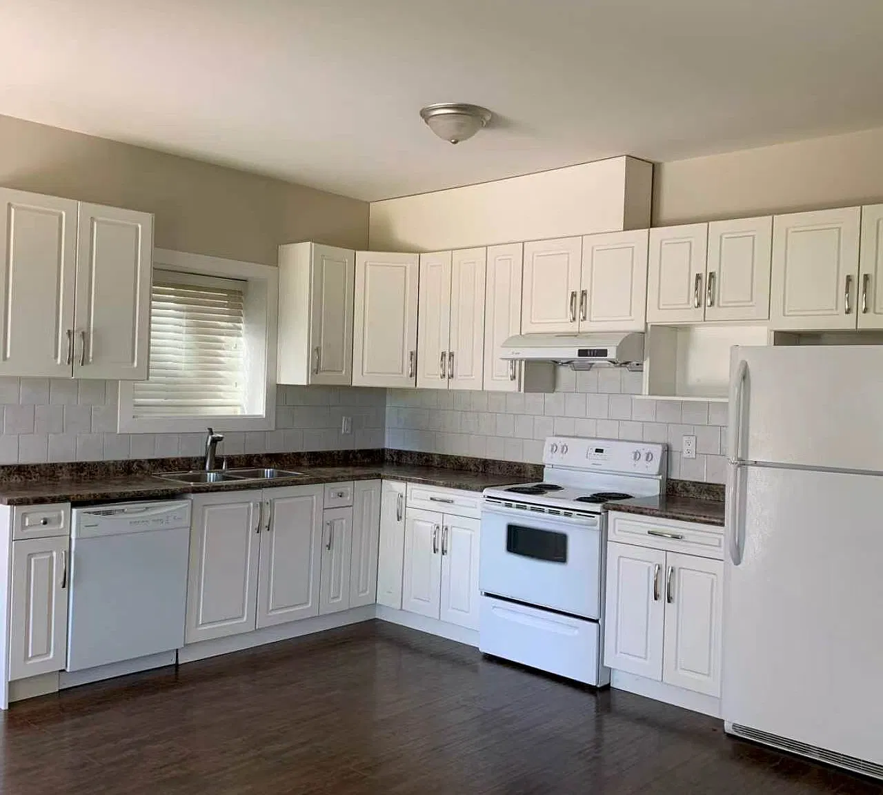 2 bed, 850 sqft, $1,800 — Photo 4
