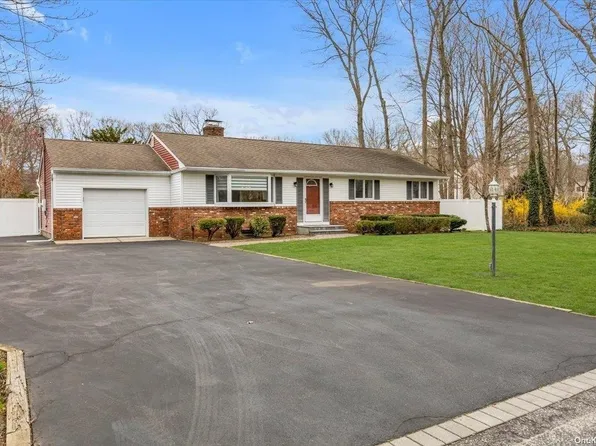 191 Harrison Avenue, Miller Place, NY 11764