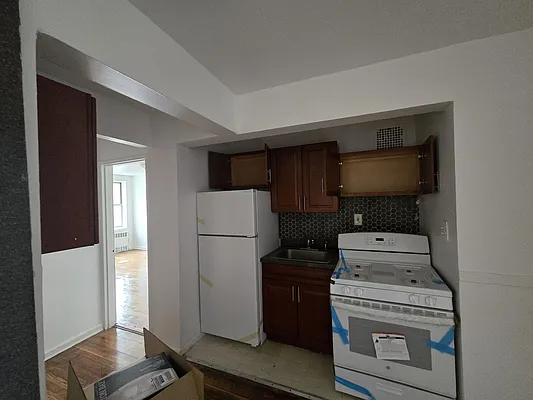 Rented by Voro Purple LLC | media 7