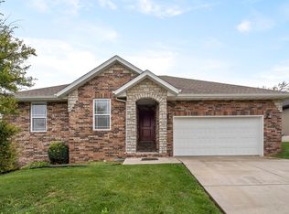 1662 N Pigeon Rd, Nixa, MO 65714