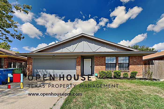1st image of 2207 Versailles Dr