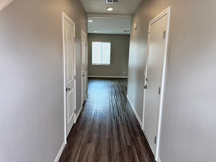 4 bed, 2.5 bath, 1599 sqft, $2,145 — Photo 2