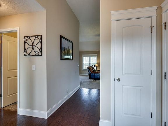 4th image of 1109 Herron St