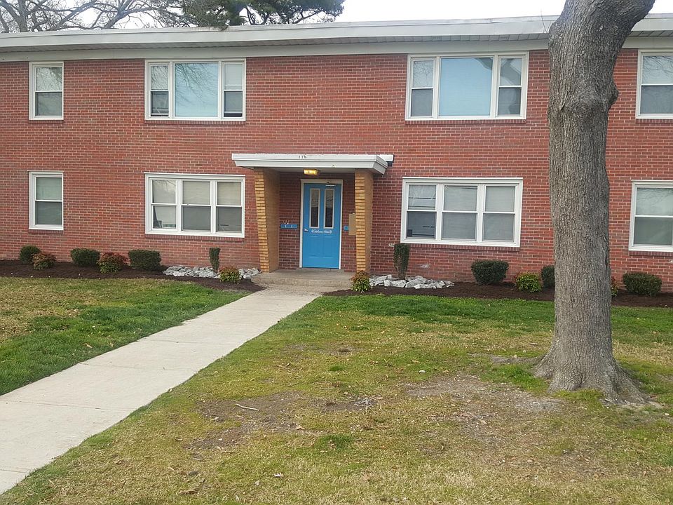 1st image of 119 Dahlgren Ave #A-b