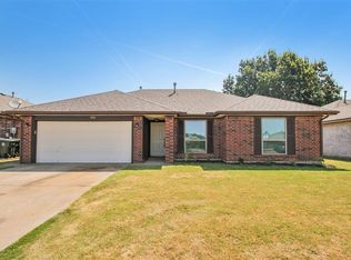 1924 Oakwood East Blvd, Midwest City, OK 73130