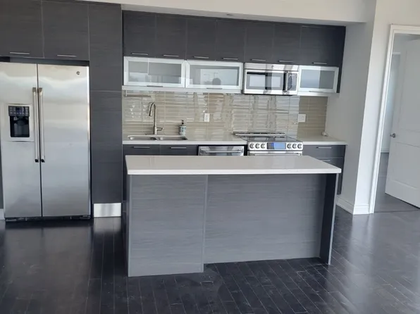 388 Yonge St, Toronto, ON