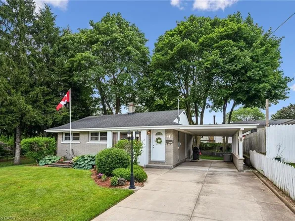 31 3rd Ave, Cambridge, ON N1S 2C5