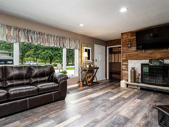 5th image of 6763 E Woodland Dr