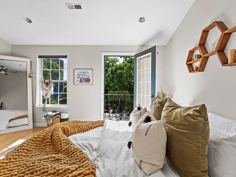 1129 N Orianna St — Photo 14