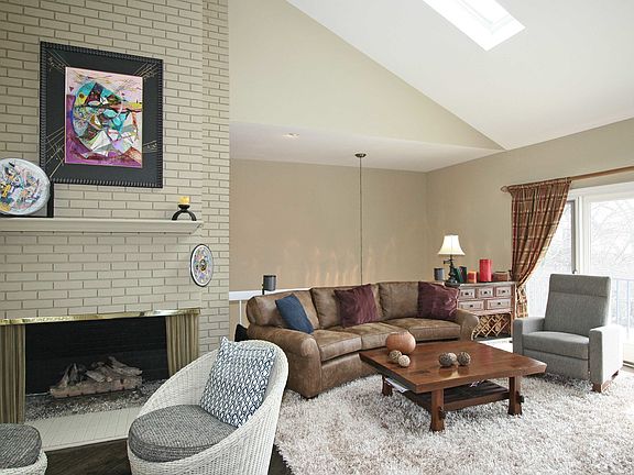 5th image of 162 Briarwood N