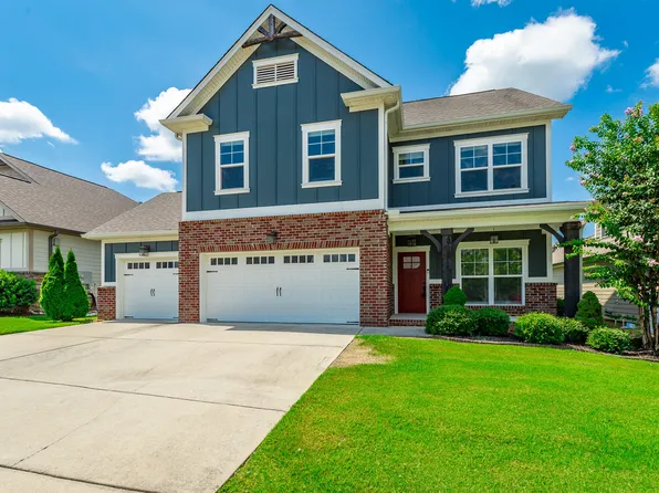 8448 Gray Fox Ct, Ooltewah, TN 37363