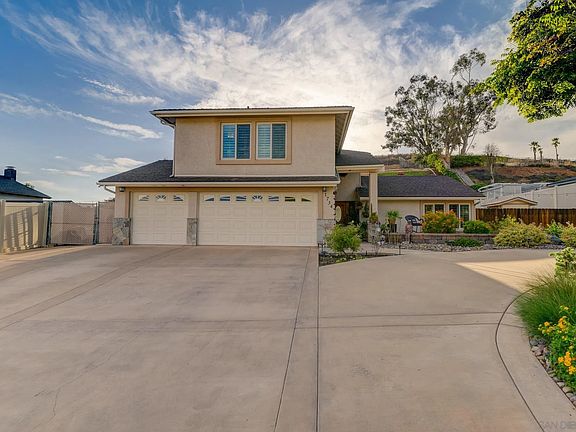 3rd image of 1734 Treseder Cir