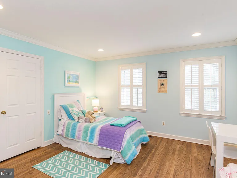 101 Woods Ln — Photo 31