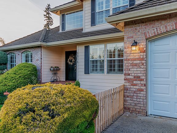 3rd image of 3018 NE 106th St