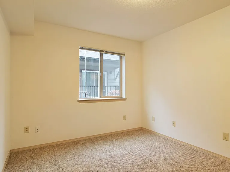 Hays Apartments — Photo 44