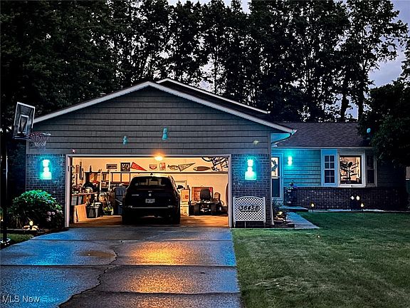 3rd image of 36458 Westfield Dr