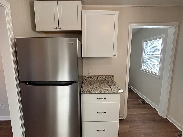 4201 Hawthorne Ave SW — Photo 17
