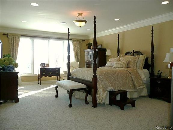 5th image of 24179 Broadmoor Park Blvd