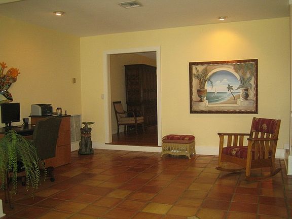 5th image of 1117 Ferdinand St