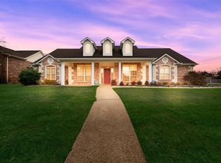 9401 Silverthorn Dr, Waco, TX 76708
