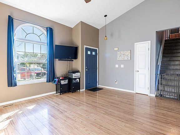 3rd image of 617 Willow Pl
