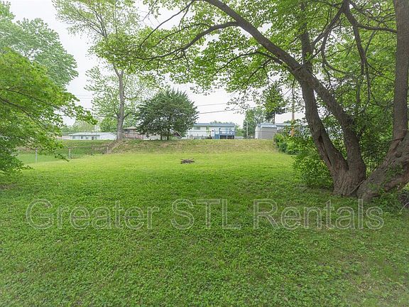 5th image of 5221 Ville Angela Ln