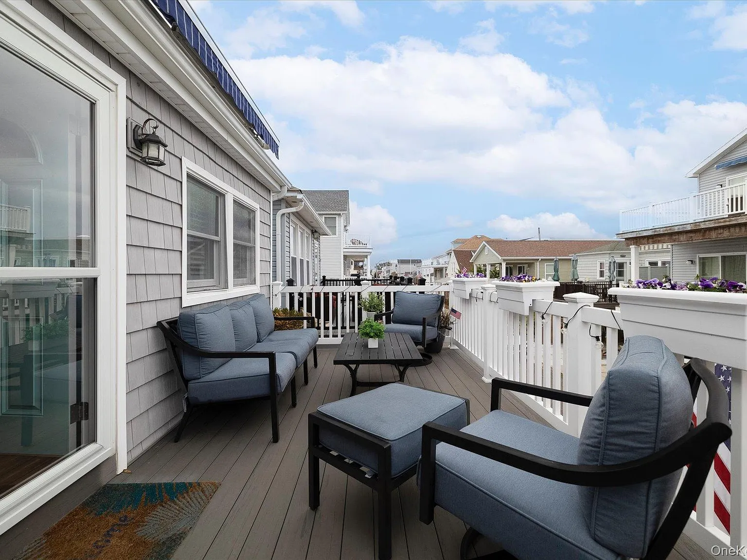 2 bed, 1.0 bath, 1075 sqft, $3,900 — Photo 3