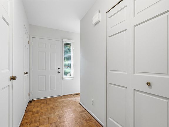4th image of 2031 Pauline Ct