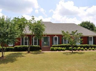 110 Redcliffe Dr NW, Huntsville, AL 35806