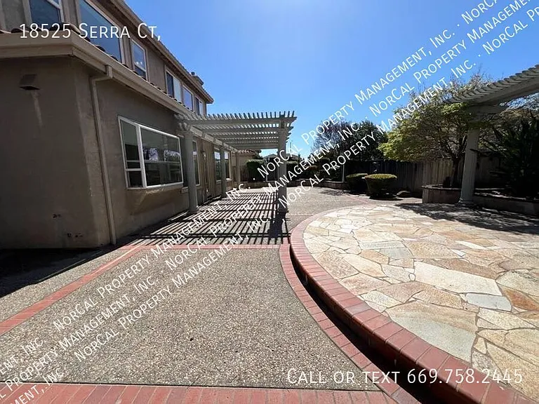 18525 Serra Ct — Photo 36