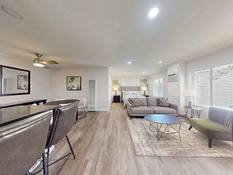 Charter Oaks Apartments — Photo 41