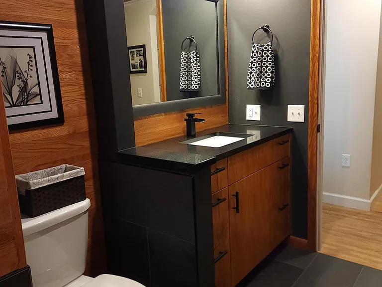 Full Bath - Main Floor