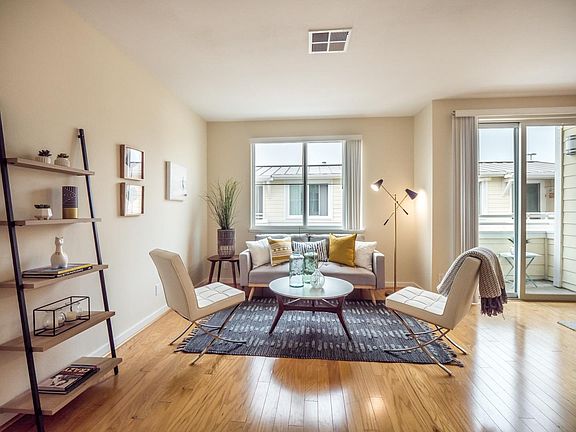 3rd image of 1066 41st Ave Unit D203