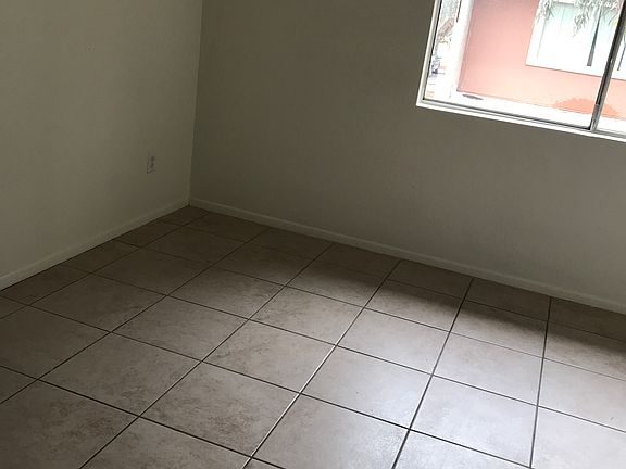 4th image of 2807 E Marconi Ave APT 103