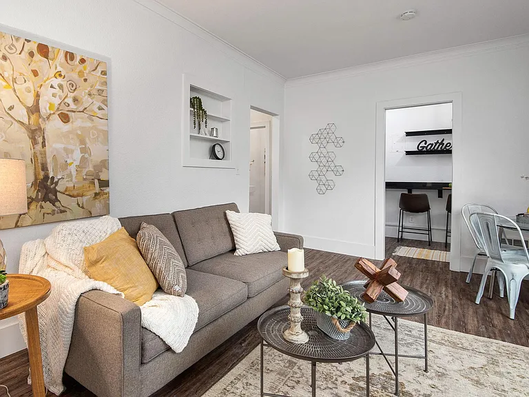 Madrona Apartments — Photo 14