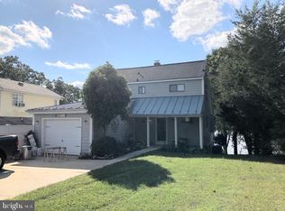 55 Bay View Dr, Colonial Beach, VA 22443