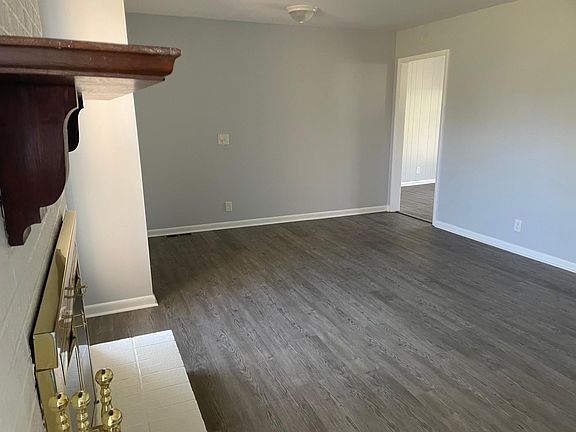 4th image of 7476 Harrow Dr