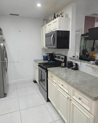 3rd image of 28501 SW 147th Ct