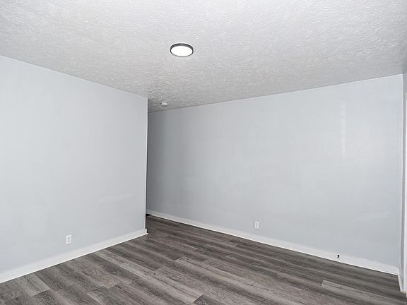 4th image of 1356 N Kealing Ave