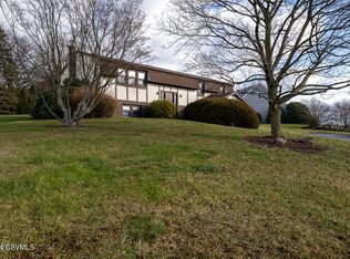 320 Honey Locust Ln, Northumberland, PA 17857