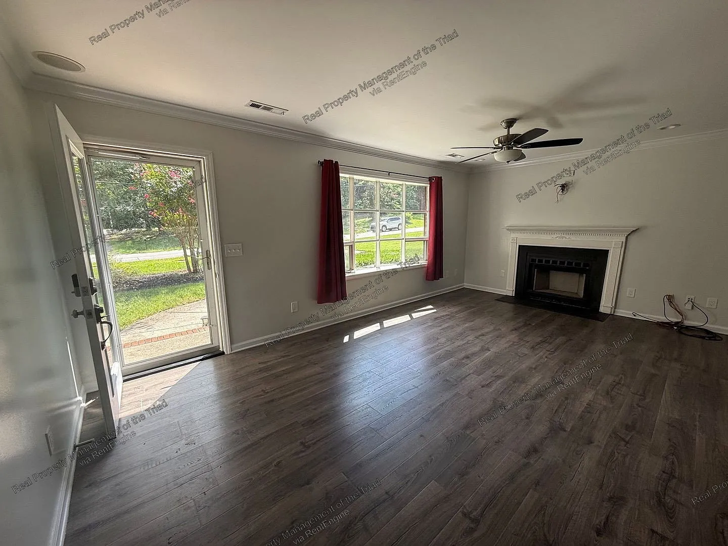 3 bed, 2.5 bath, 1250 sqft, $1,750 — Photo 2