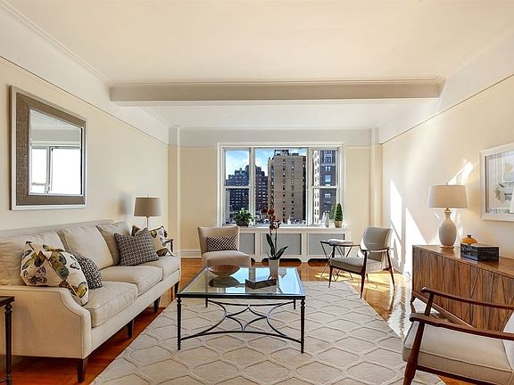3rd image of 329 W 77th St #10D