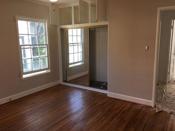 2nd image of 221 S Elm Dr