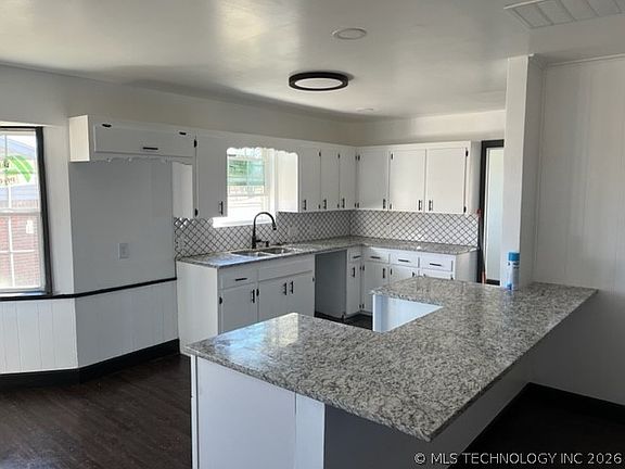 5th image of 541 E Latimer Pl
