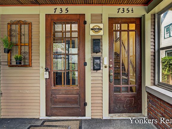2nd image of 735 Lockwood St NE