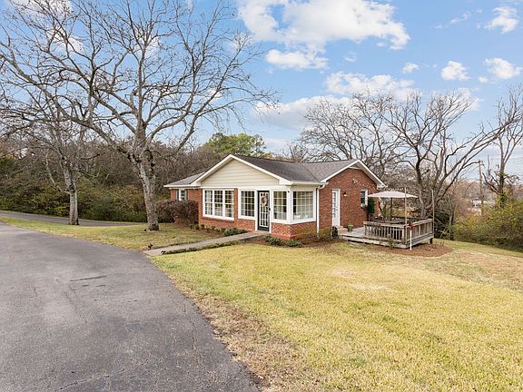 3rd image of 734 W Meade Dr
